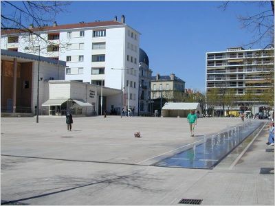 L�esplanade du Th��tre