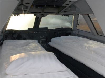 www.jumbohostel.com