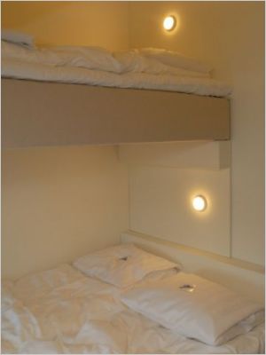 www.jumbohostel.com