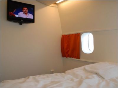 www.jumbohostel.com