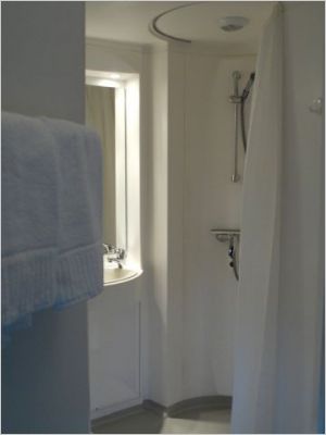 www.jumbohostel.com