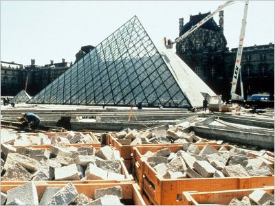 La Pyramide en construction, mars 1988