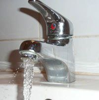 Les ministres britanniques passent � l?eau du robinet