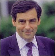 Fillon pr�sente les nouveaux contrats jeunes