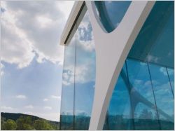glass cube fa�ade