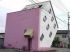 Maison rose au Japon
