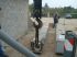 Encore � terre, le conduit au crochet de la grue va �tre �lev� � 6 m�tres de haut