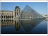 Le Mus�e du Louvre et sa Pyramide