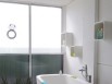 La salle de bains et sa baie en PVC