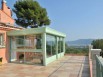 Une terrasse large et ensoleillée