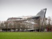 Un bâtiment intégré au parc de la Villette 