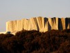 Des falaises de béton texturé 