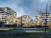 Hauts-de-Seine : des bâtiments Courbes sur la ligne droite d'un boulevard