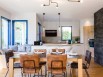 Un intérieur dans l'air du temps pour cette maison familiale 