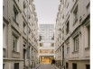 Une ancienne concession automobile brillamment réhabilitée en bureaux à Paris