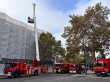 Un incendie ravage la toiture d'un b&acirc;timent ...
