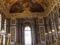 La galerie des Glaces partiellement restaurée