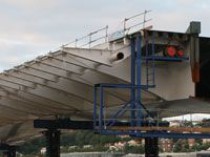 Le «pont Renault» enfin posé