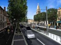 A Bordeaux, le tramway s'insère avec sobriété ...