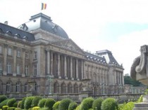 Le palais royal belge en vente sur eBay