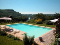 Piscines&#160;: le marché sort la tête de l'eau