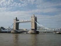 Accident d'ascenseur à Tower Bridge