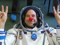 Un clown dans l'espace pour l'accès à l'eau ...