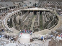 Le Colisée tombe en morceaux