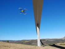 Le viaduc de Millau sous l'&oelig;il du drone 