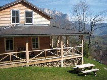 Une maison bois qui fait l'éloge de la sobriété ...