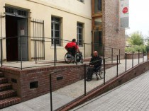 Accessibilité&#160;: "La norme, oui, mais ...