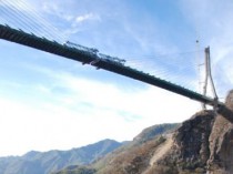 Le plus haut pont à haubans du monde culmine à ...