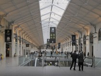 La gare Saint-Lazare se relève et marche ...