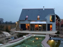 Une maison bioclimatique épouse la nature ...