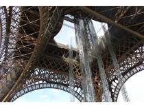 La Tour Eiffel en chantier se veut plus attractive ...