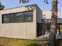 Une maison passive en bois massif peu ...