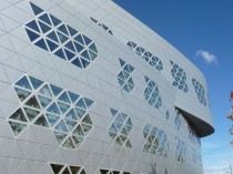 Fuksas signe un lycée hôtelier tout en triangles ...