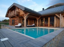 Une maison contemporaine esprit chalet