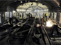 Ouvriers du métro parisien en grève : Vinci ...