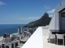 Un penthouse à l'état brut ouvert sur la baie de ...