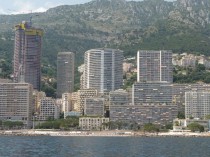 Tour Odéon&#160;: la tête dans les nuages et les ...