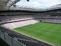 Une famille installée à proximité du stade de ...