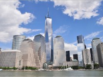 Le premier gratte-ciel du World Trade Center vient ...
