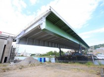 La travée du pont de Rouen remise en place