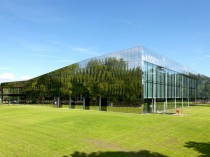 Bassin et façades inox pour la piscine du Neuhof