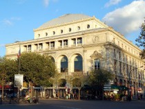 Les deux théâtres de la place du Châtelet ...