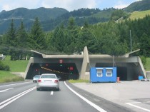 Le deuxième tunnel routier du Gothard soumis au ...