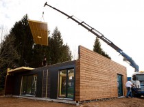 Une maison en bois montée en&hellip; un ...