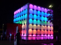 Saint-Gobain : cinq pavillons hauts en couleur ...