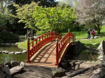 Les ponts japonais du jardin Albert-Kahn ...